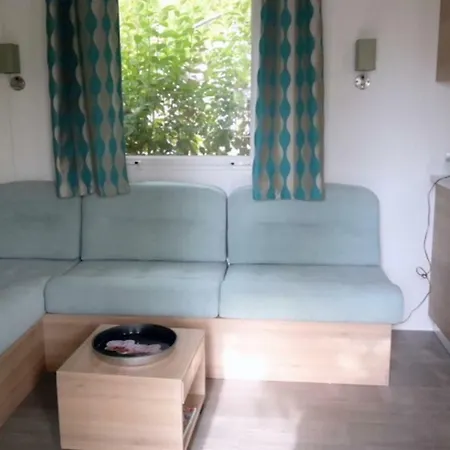 Campsite Mobilhome Ideale Grande Famille 42 Frejus